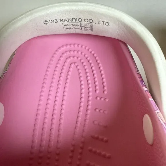 Crocs Limited Edition Hello Kitty And Friends Classic Clog Pink / White  Size 6 - Picture 12 of 15